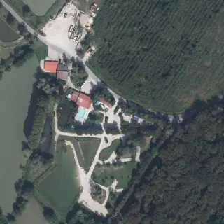 Vue aérienne de camping des étangs