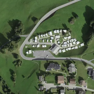 Luftbild von Camping Surcuolm