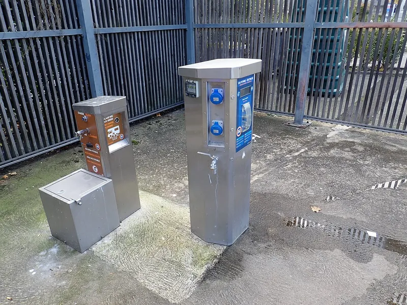 Service station