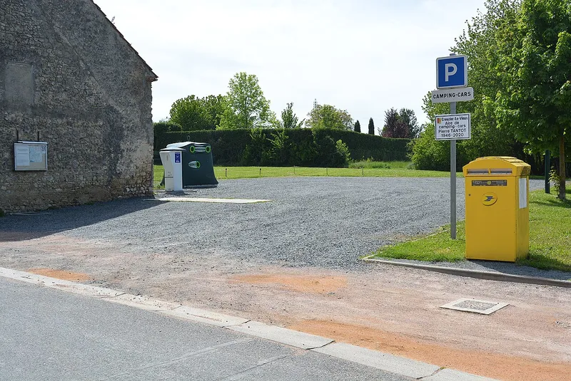 Aire de camping-car Pierre Tantot