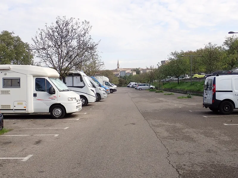 Parking des Amandiers / espace Auzon