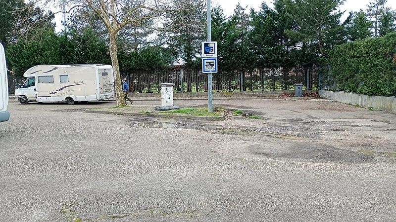 Service station