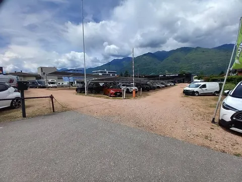 Parcheggio per camper e caravan con servizi completi – photo 8